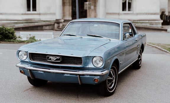 Fahrzeug-Ansicht-1,-Ford-Mustang-Cabriolet,-Baujahr-1966,-babyblau