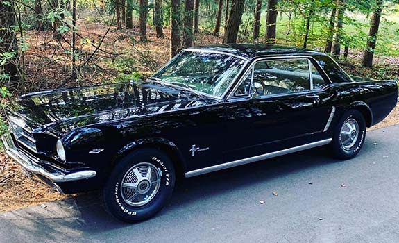 Fahrzeug-1,-Ford-Mustang,-Coupe,-Baujahr-1965,-Raven-Black